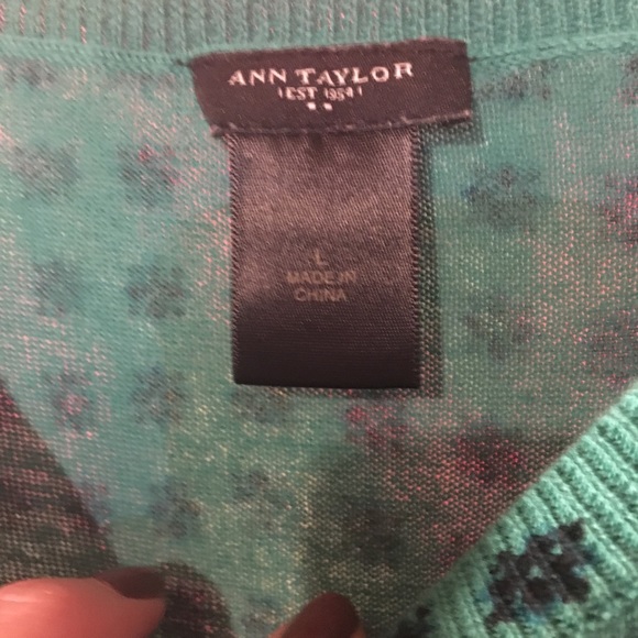 Ann Taylor Green Navy Geo Sweater Size L - Picture 3 of 6